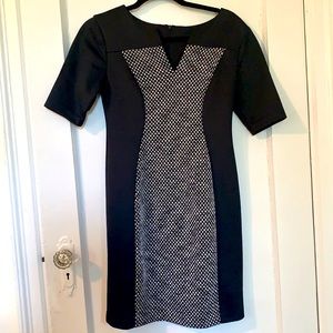 Black thick dress with short sleeves